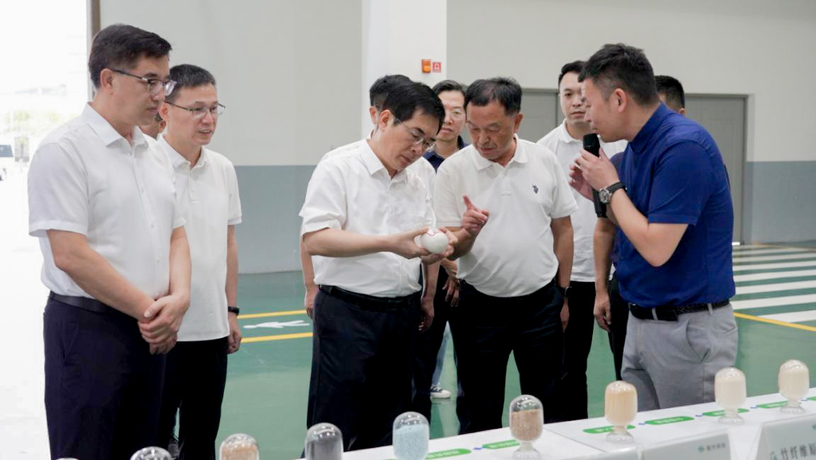 福建省林業(yè)局領(lǐng)導(dǎo)赴漳州、泉州調(diào)研 以新材料技術(shù)推廣服務(wù)助推林業(yè)新質(zhì)生產(chǎn)力發(fā)展